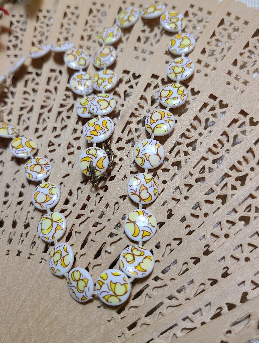 Fashion Jewelry Yellow and White Floral Button-Link Necklace
